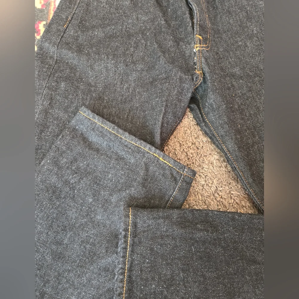HOST PICK! 🎉🎈LEVIS NWT DARK 501 W30/L32 - Picture 3 of 6
